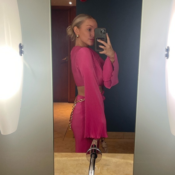 Pink Cutout Long sleeve Maxi Dress - Picture 4 of 7
